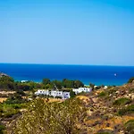 Ostria Village شقة فندقية 3*