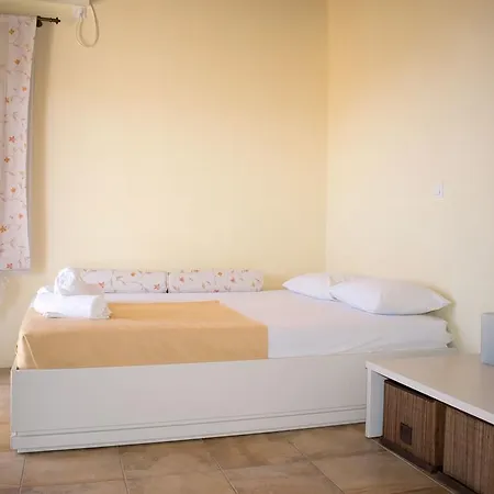 Ostria Village 아파트호텔 3*