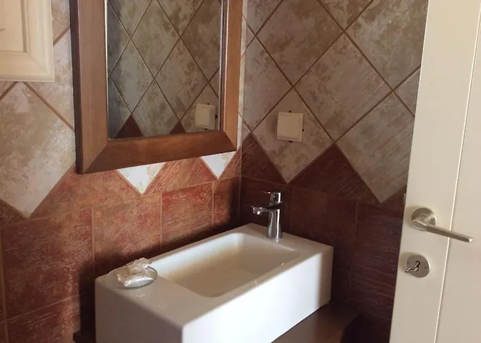 Ostria Village Mylopotas