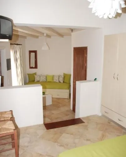 Ostria Village Mylopotas