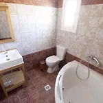 Ostria Village Aparthotel Mylopotas