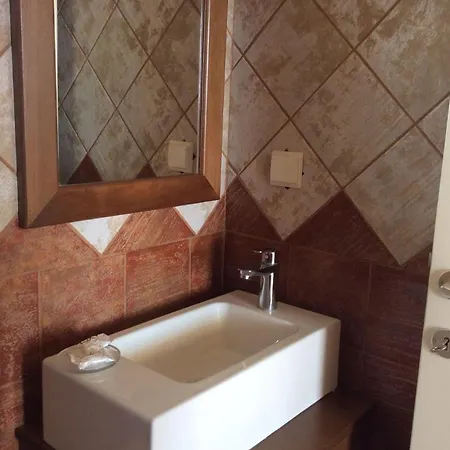 Ostria Village Mylopotas