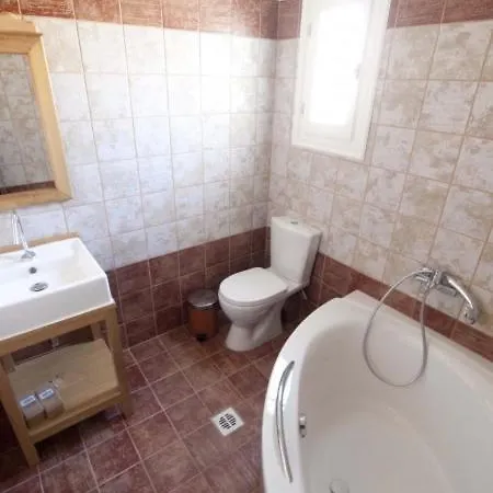Ostria Village Aparthotel Mylopotas
