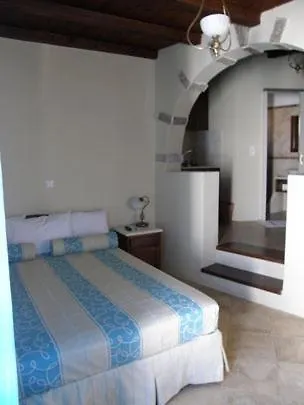 Ostria Village Aparthotel Mylopotas