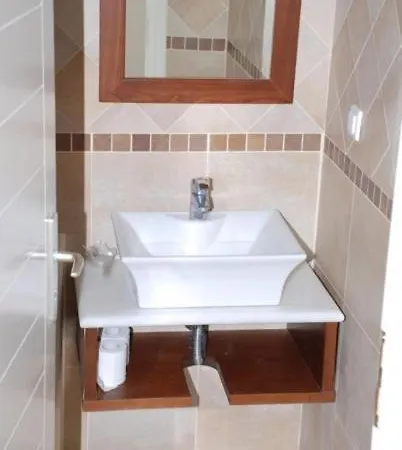 Ostria Village Apartmanhotel