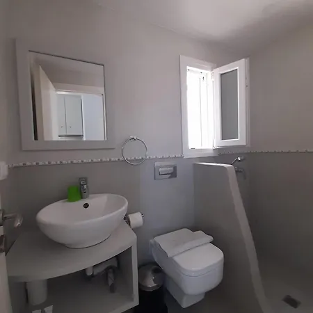 Ostria Village Aparthotel Mylopotas