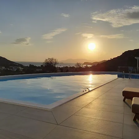 Ostria Village Aparthotel Mylopotas